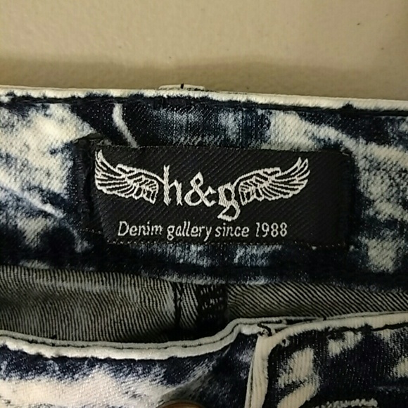 CAPRIS - Picture 3 of 3